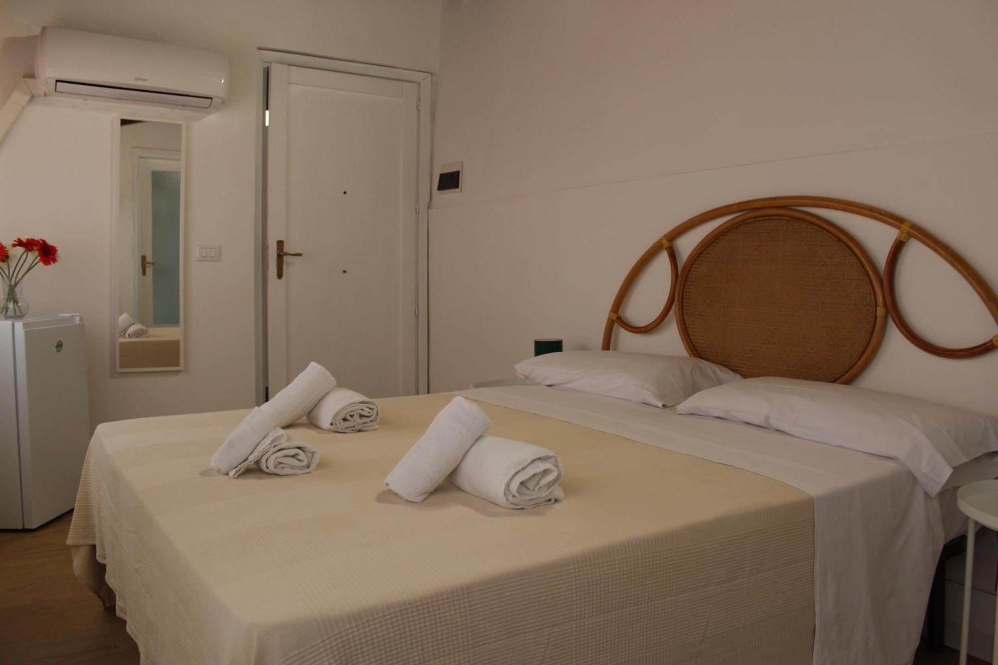 Terrasini 2000 Home Holidays Bagian luar foto